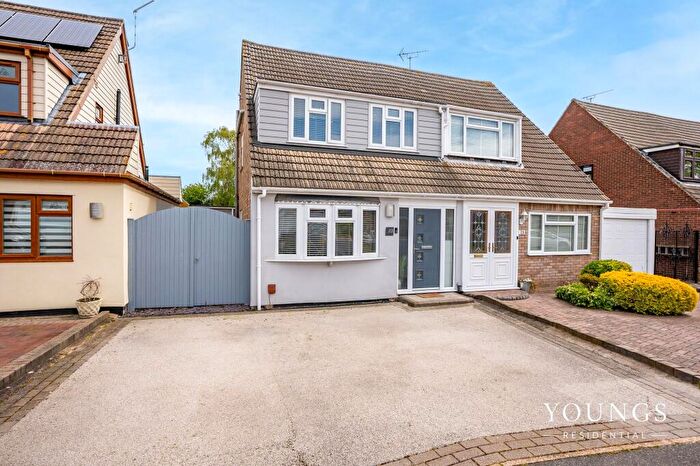 3 Bedroom Semi Detached House For Sale In Newton Hall Gardens, Rochford, SS4