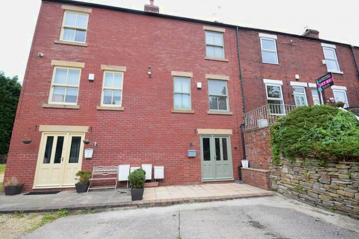 3 Bedroom Terraced House To Rent In Crescent Road, Cheadle, SK8