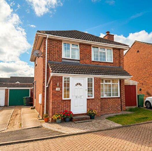 3 Bedroom Detached House To Rent In Midley Close, Allington, ME16