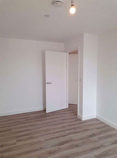 1 Bedroom Flat For Sale In Kimpton Road, Luton, Bedfordshire, LU2