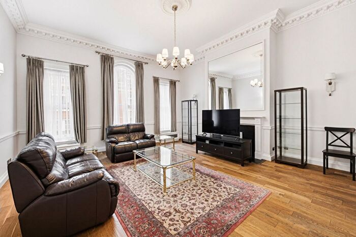 4 Bedroom Flat To Rent In Tilney Street, Mayfair, W1K