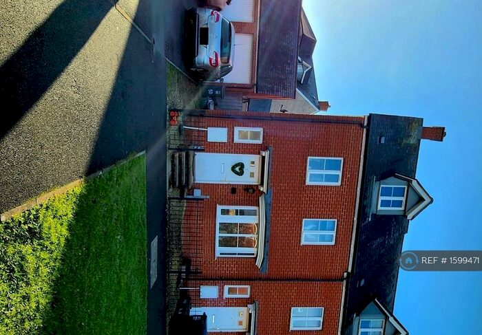 4 Bedroom End Of Terrace House To Rent In Kent Avenue, West Wick, Weston-Super-Mare, BS24