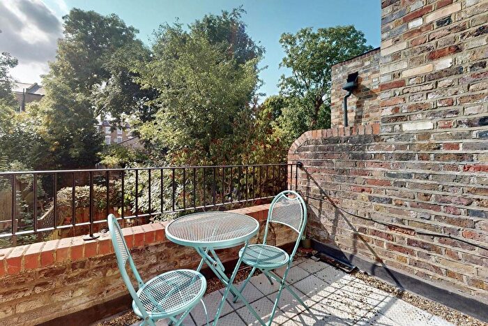 1 Bedroom Flat To Rent In Woodstock Road, Stroud Green, N4