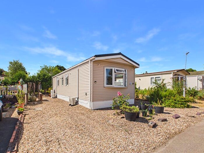 2 Bedroom Park Home For Sale In Sherwood Park, Walesby, Newark, NG22