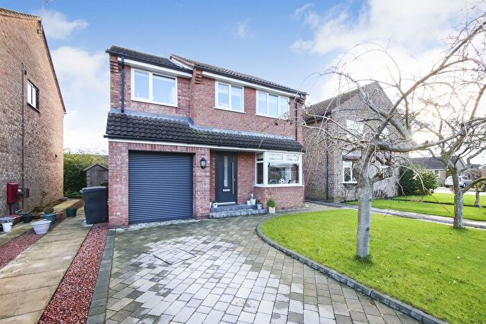 4 Bedroom Detached House For Sale In The Chestnuts, Wigginton, York, YO32