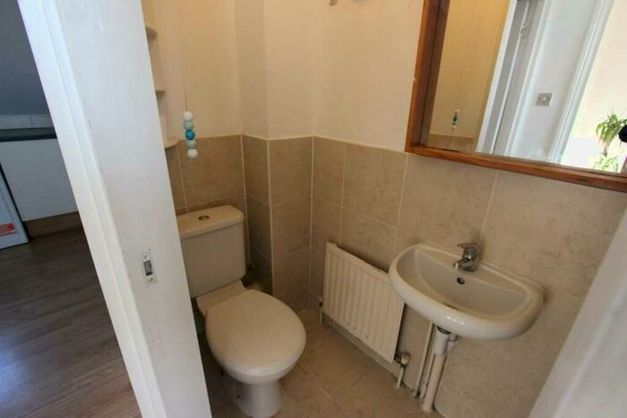 1 Bedroom Apartment To Rent In Bounds Green Road, London, N22