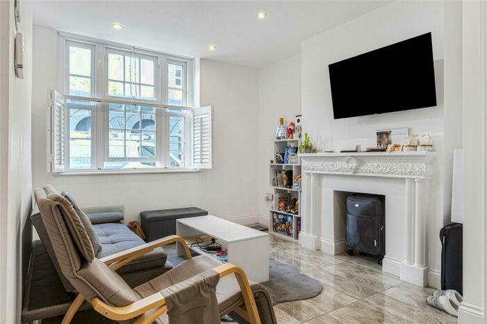 1 Bedroom Apartment To Rent In Newell Street, London, E14
