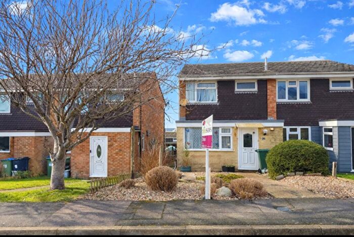 3 Bedroom Semi-Detached House For Sale In Glynde Close, Newhaven, BN9