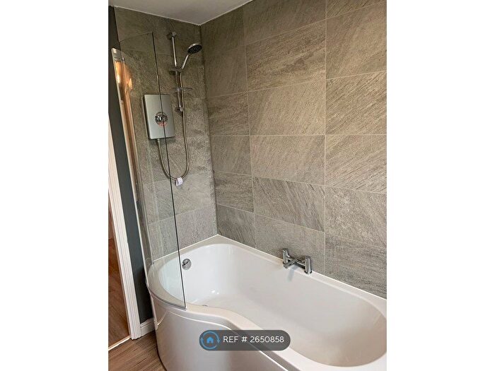 2 Bedroom Flat To Rent In Alma Wood Close, Chorley, PR7