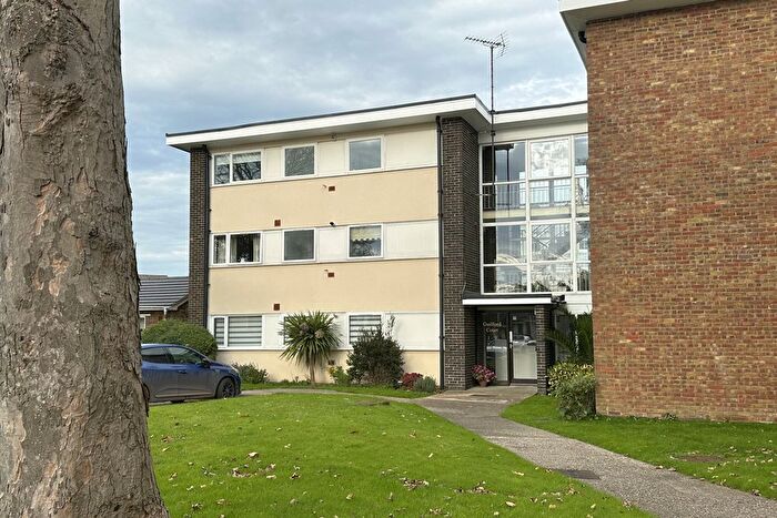 2 Bedroom Flat For Sale In Lord Warden Avenue, Walmer, CT14