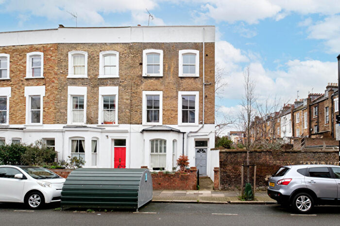 2 Bedroom Character Property For Sale In Caedmon Road, London, N7