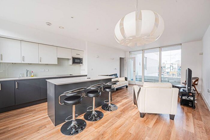 2 Bedroom Flat To Rent In Westcombe Hill, Greenwich, London, SE10