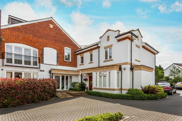 1 Bedroom Flat To Rent In Newark Lane, Ripley, Woking, GU23
