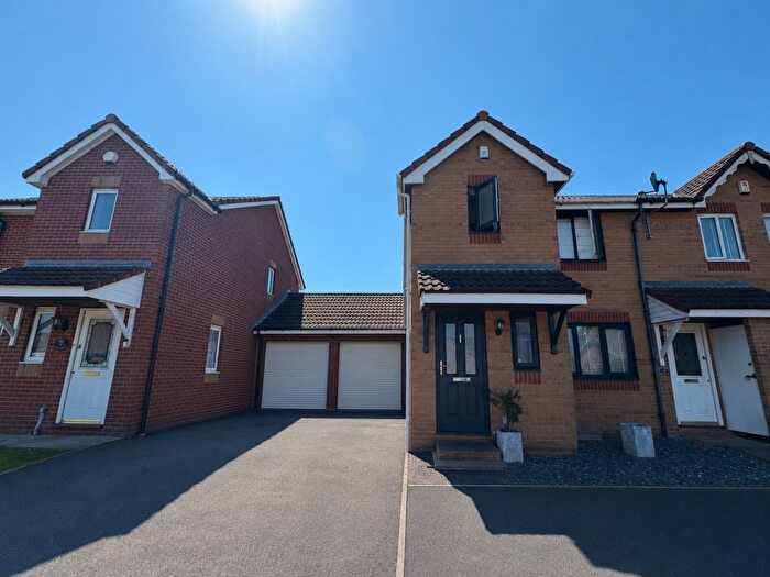 3 Bedroom End Of Terrace House For Sale In Emet Grove, Bristol, BS16