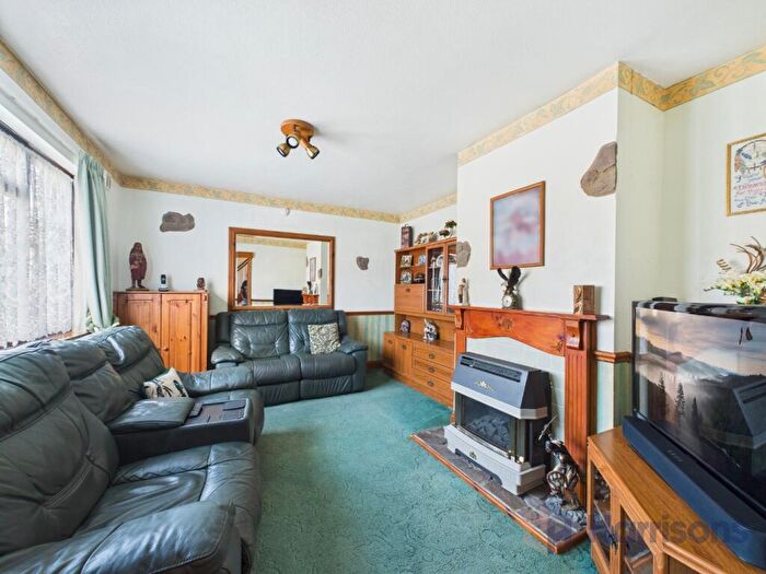 3 Bedroom Semi-Detached House For Sale In North Street, Sittingbourne, ME10