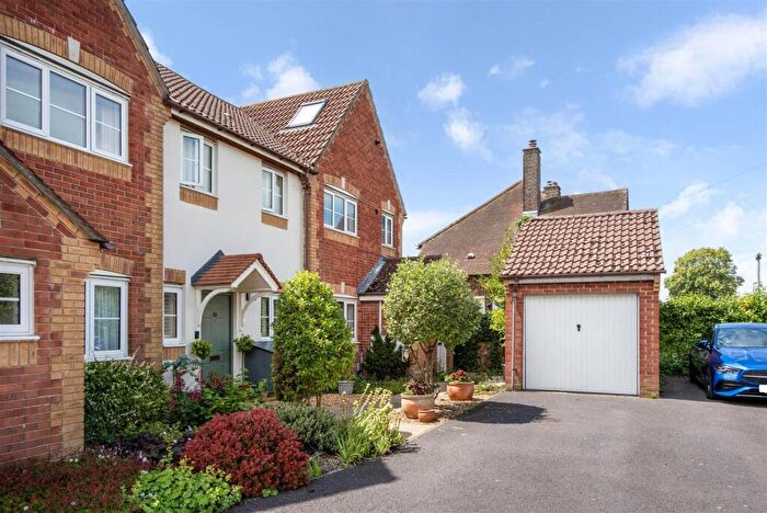 4 Bedroom End Of Terrace House For Sale In Kingfisher Drive, Westbourne, PO10