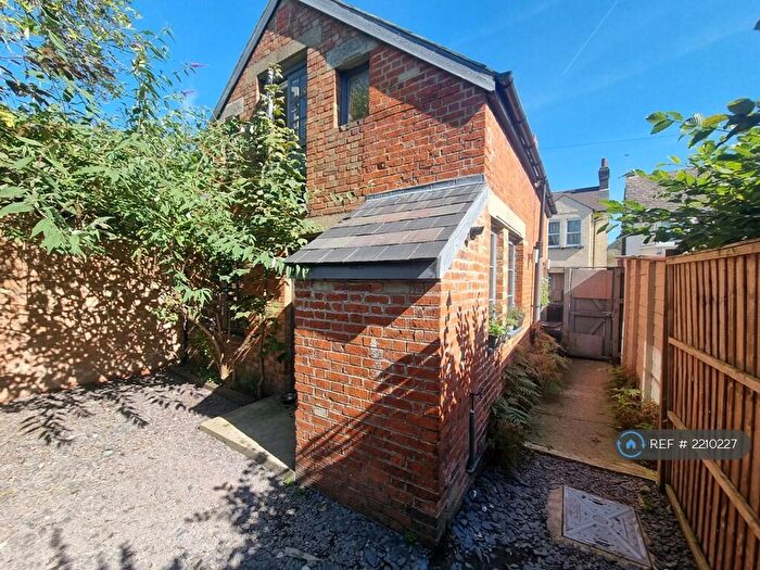 2 Bedroom Detached House To Rent In Torr Road, London, SE20