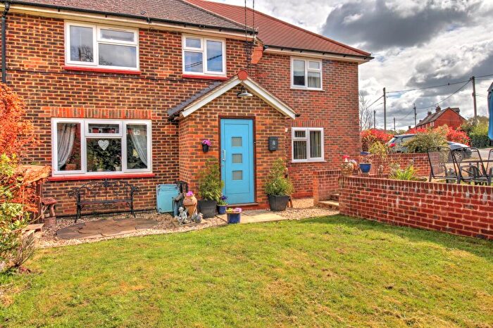 3 Bedroom Semi Detached House For Sale In Turners Mead, Godalming, GU8