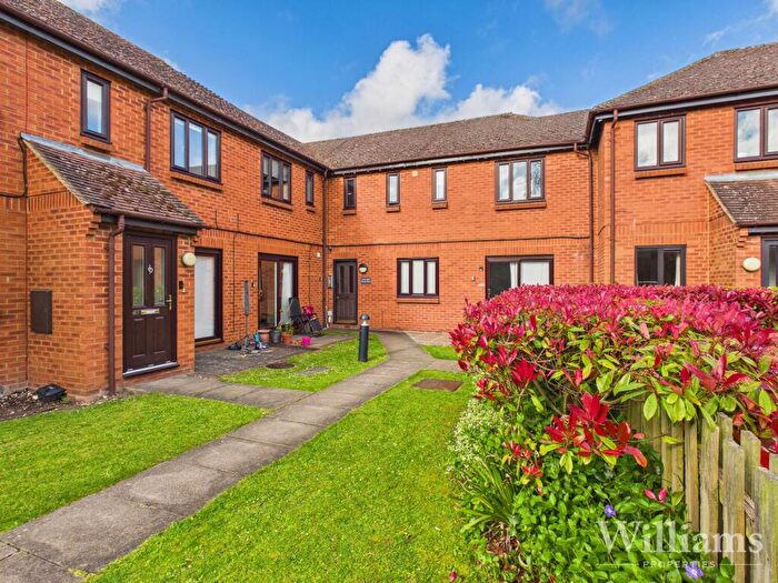 2 Bedroom Flat For Sale In Plested Court, Stoke Mandeville, HP22