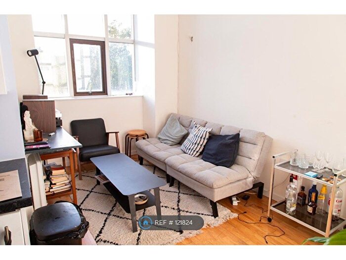 1 Bedroom Flat To Rent In Victoria Mill, Stockport, SK5
