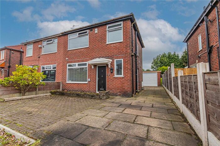3 Bedroom Semi-Detached House For Sale In Rosefield Crescent, Kingsway, Rochdale, OL16