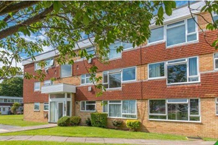 2 Bedroom Flat To Rent In College Gardens, Worthing, BN11