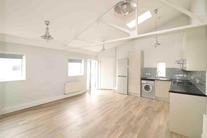 1 Bedroom Flat To Rent In Devonshire Road, Forest Hill, SE23