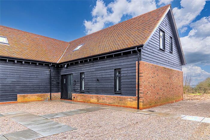 3 Bedroom End Of Terrace House For Sale In The Barns, Nash Mills, Hemel Hempstead, Hertfordshire, HP3
