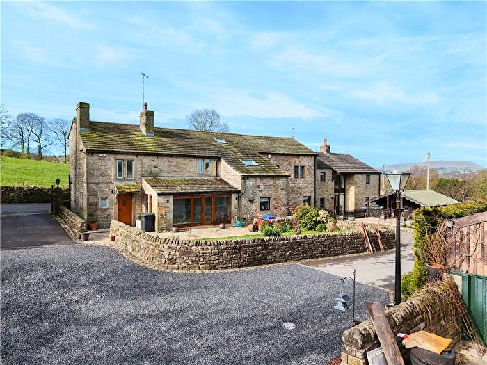 5 Bedroom Barn Conversion For Sale In Coal Pit Lane, Colne, BB8