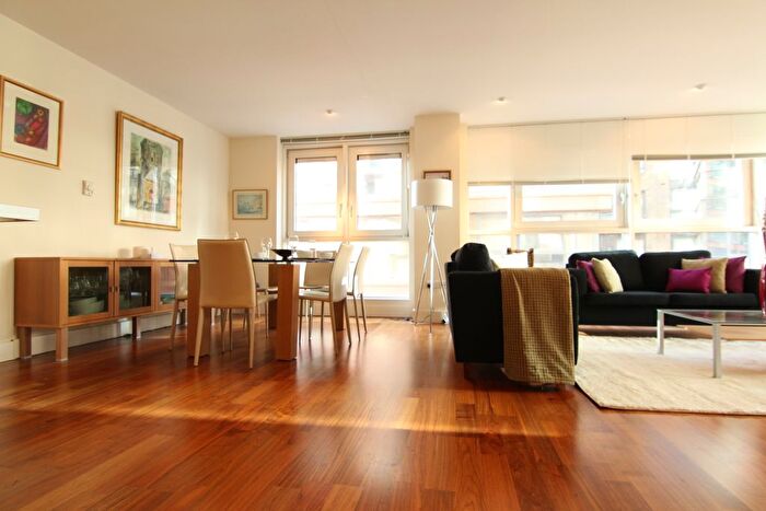 3 Bedroom Flat To Rent In Praed Street, London, W2