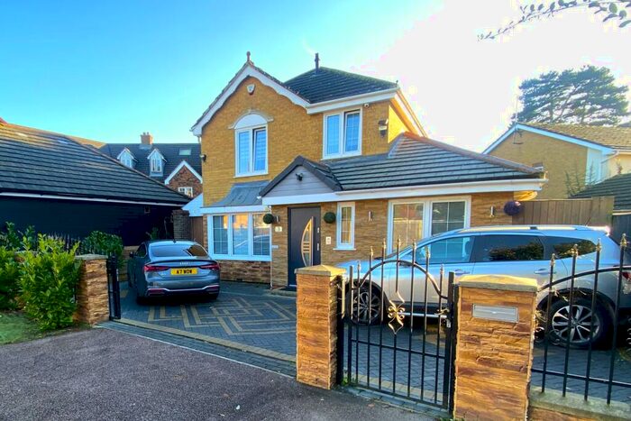 5 Bedroom Detached House To Rent In Richmond Court, Southgate, Crawley, RH10