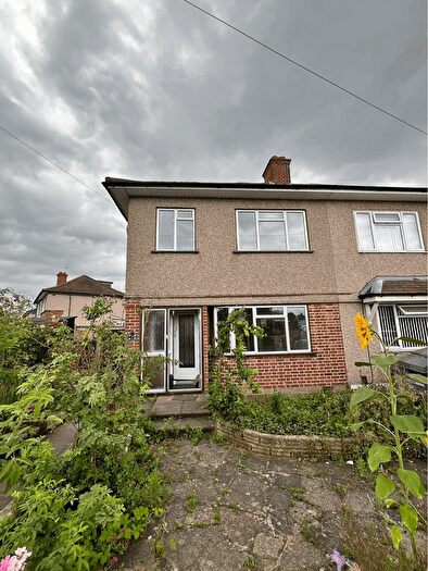 3 Bedroom Maisonette To Rent In Adelphi Crescent, Hayes, UB4