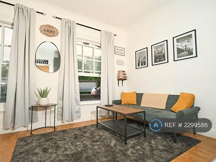 Studio To Rent In Burdett Rod, London, E14