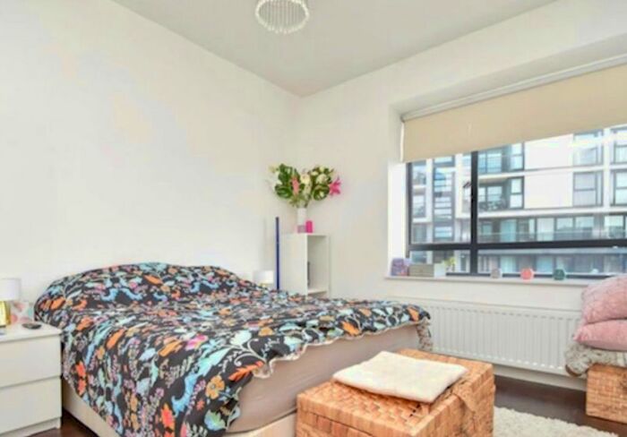 3 Bedroom Flat To Rent In Ballards Lane, London, N12