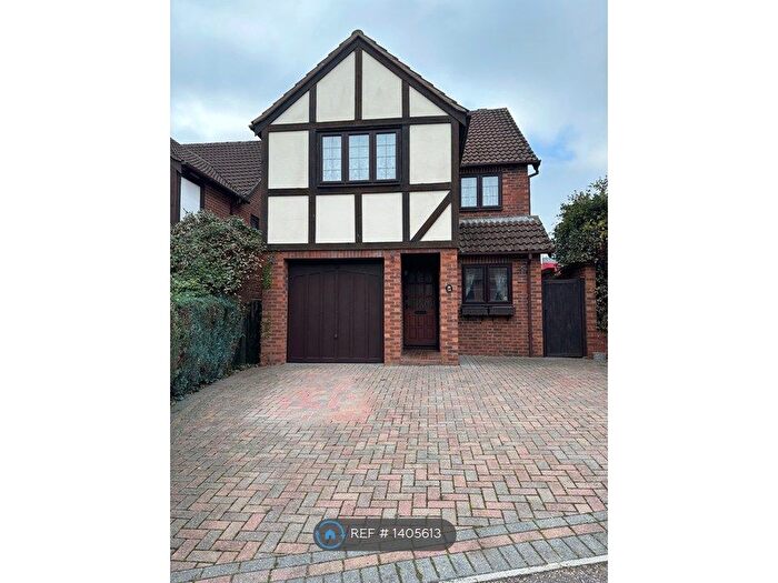 4 Bedroom Detached House To Rent In Glasses Mead, Taunton, TA1