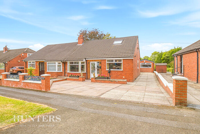 3 Bedroom Semi-Detached Bungalow For Sale In North Gate, Garden Suburbs, Oldham, OL8