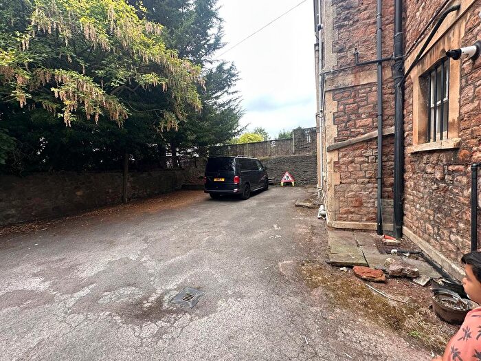 2 Bedroom Flat To Rent In Warwick Road, Bristol, BS6