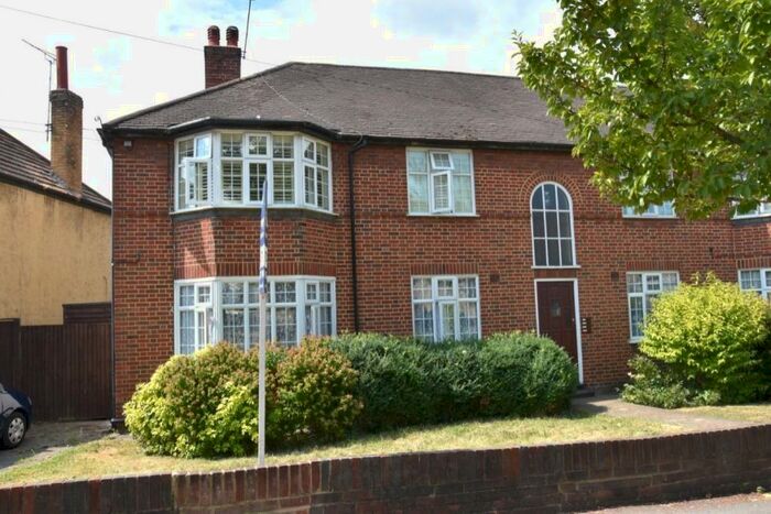 2 Bedroom Flat To Rent In Stayton Road, Sutton, Surrey, SM1