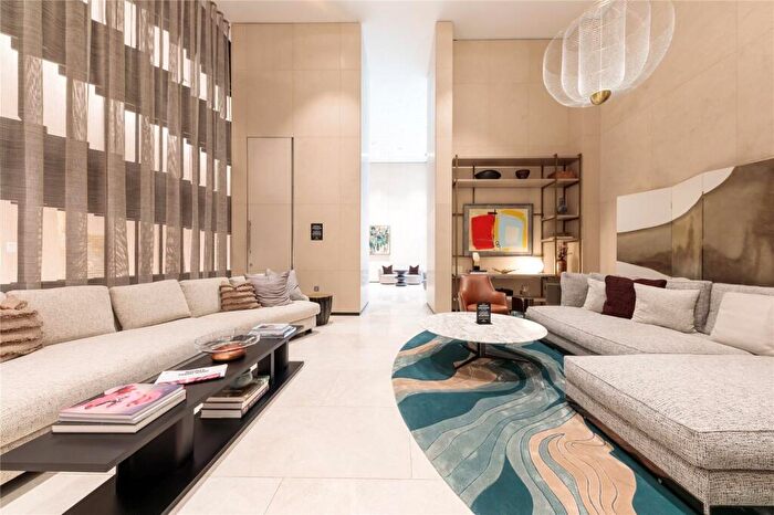 Flat To Rent In Park Drive, South Quay, E14