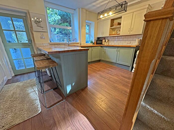 2 Bedroom Cottage For Sale In Buckstones Road, Shaw, Oldham, OL2