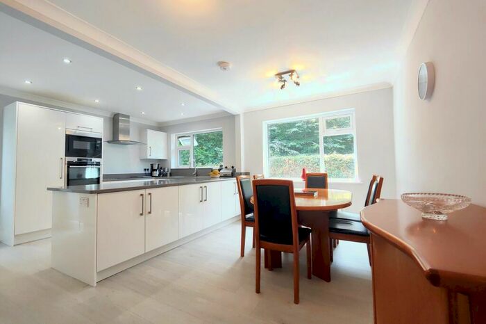 3 Bedroom Detached Bungalow For Sale In Pinewood Close, Lancaster, LA2