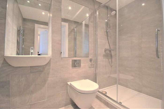 1 Bedroom Flat To Rent In High Street, Feltham, TW13