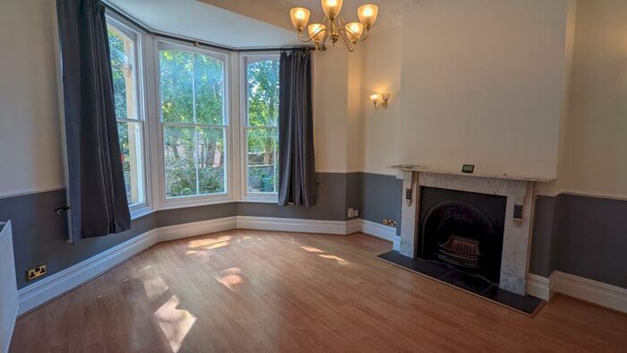 2 Bedroom Apartment To Rent In Royal Park, Clifton, BS8