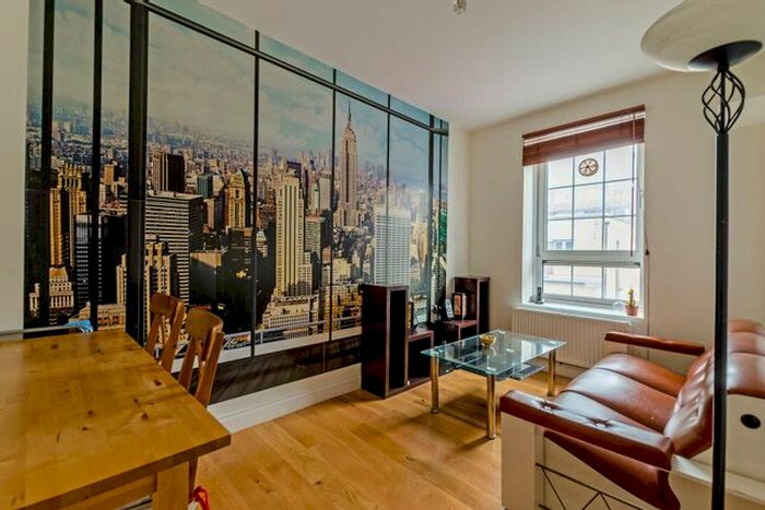 2 Bedroom Flat To Rent In Betts Street, Tower Hamlets, London, E1