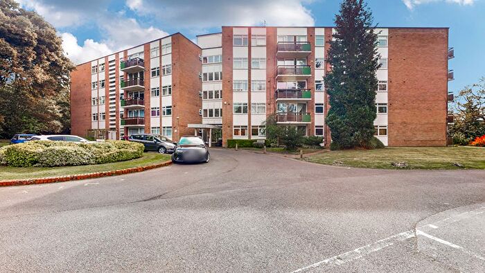 2 Bedroom Flat To Rent In Kemnal Road, Chislehurst, BR7