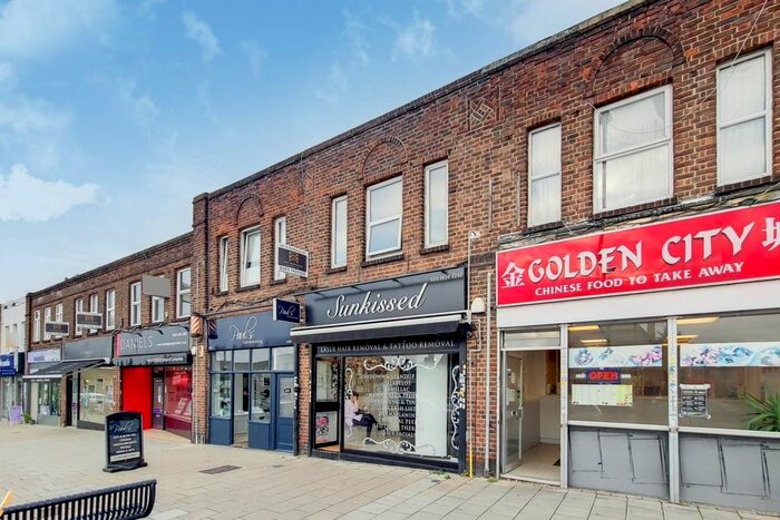 2 Bedroom Flat To Rent In Downham Way, Downham, Bromley BR1