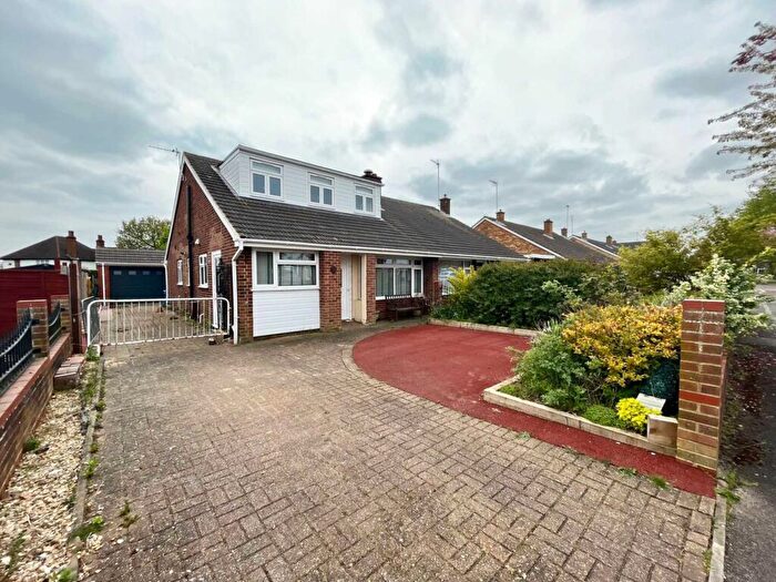 3 Bedroom Semi-Detached House To Rent In South Lawne, Bletchley, MK3