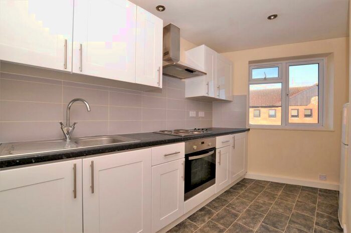 1 Bedroom Flat To Rent In Station Road East, Oxted, RH8