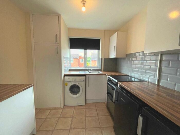 2 Bedroom Apartment To Rent In Northern Road, Aylesbury, HP19