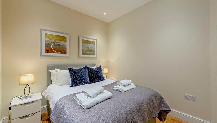 2 Bedroom Flat To Rent In King Street, London, W6